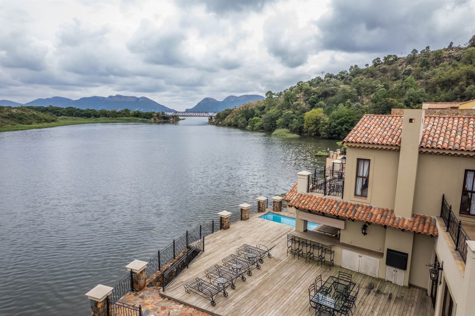 5 Bed House in Hartbeespoort Dam photo number 26