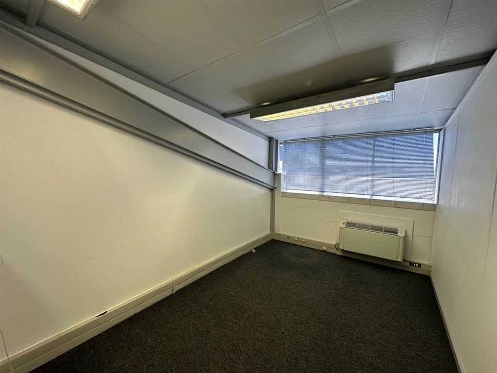 124  m² Commercial space in Observatory photo number 4