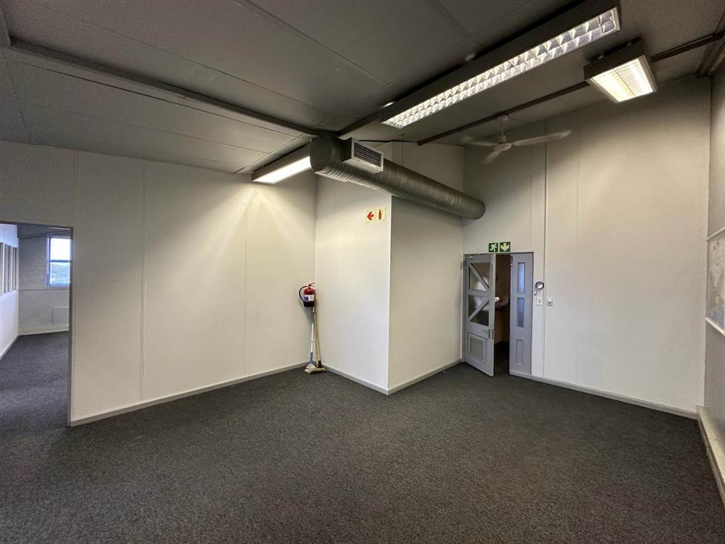 124  m² Commercial space in Observatory photo number 6