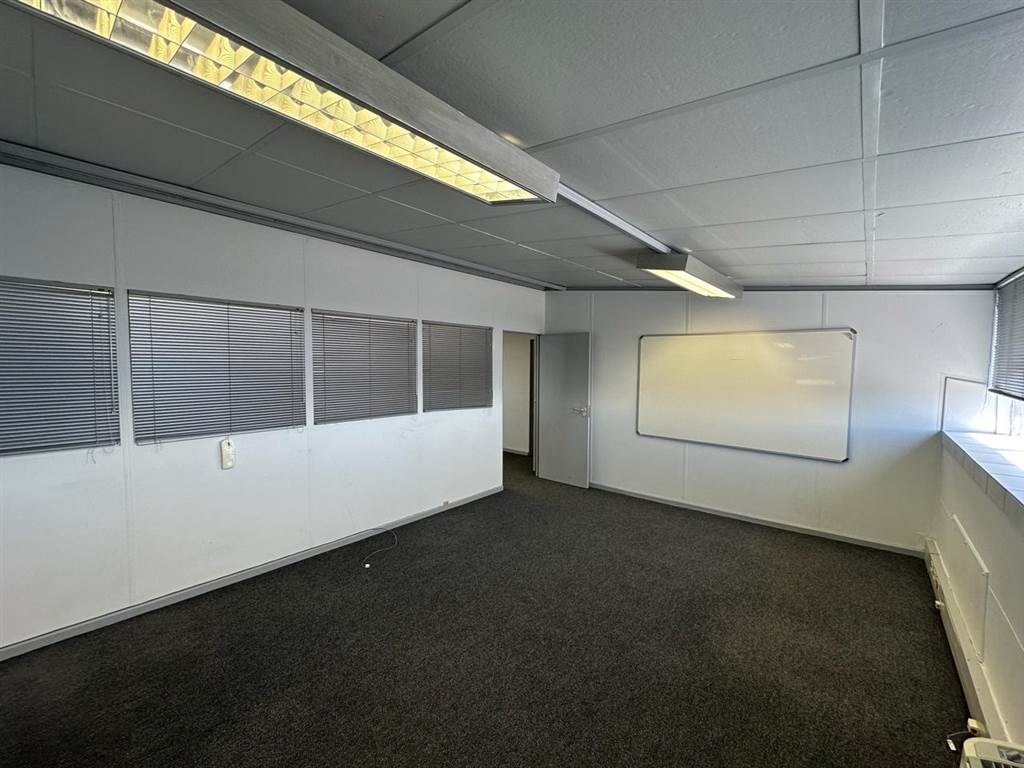 124  m² Commercial space in Observatory photo number 13