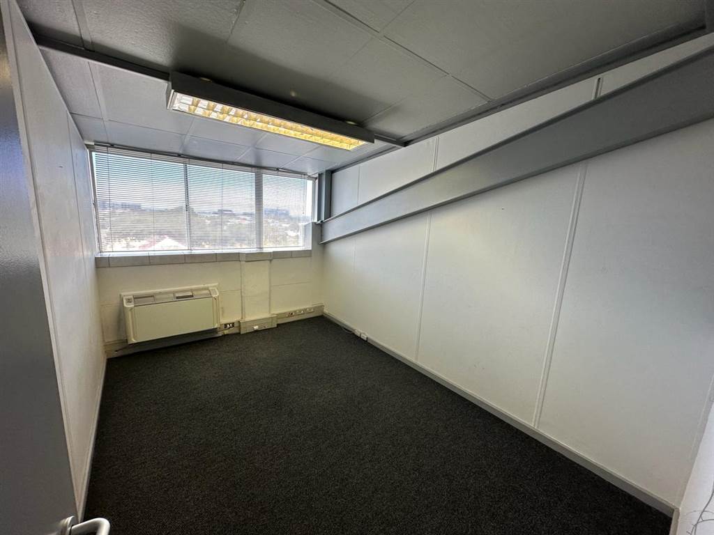 124  m² Commercial space in Observatory photo number 7