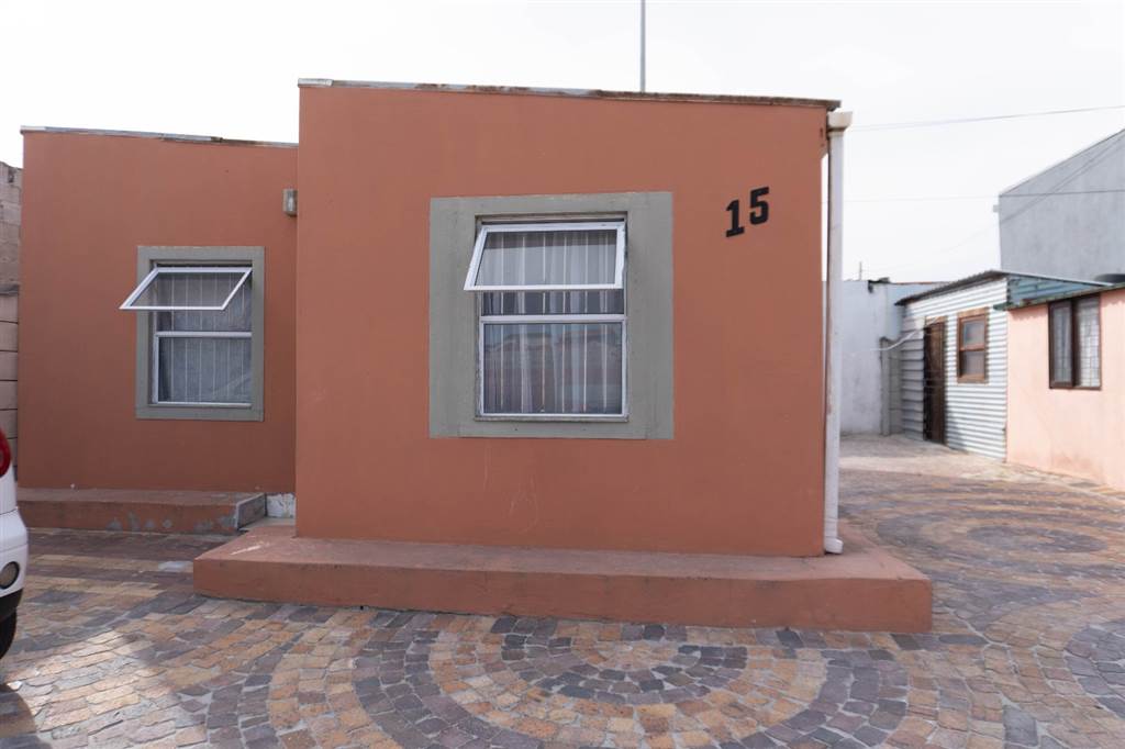 2 Bed House in Khayelitsha photo number 13