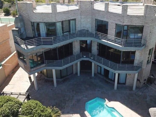 5 Bedroom House 5 Bedroom House