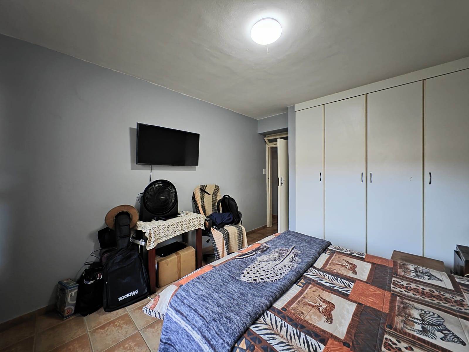 1 Bed Apartment in Amanzimtoti photo number 16