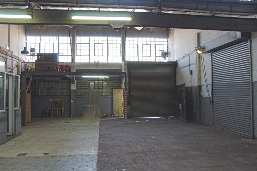 350  m² Industrial space in Congella photo number 4