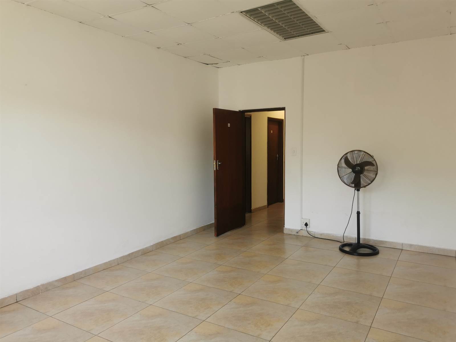 21.97  m² Office Space in Illovo Beach photo number 9