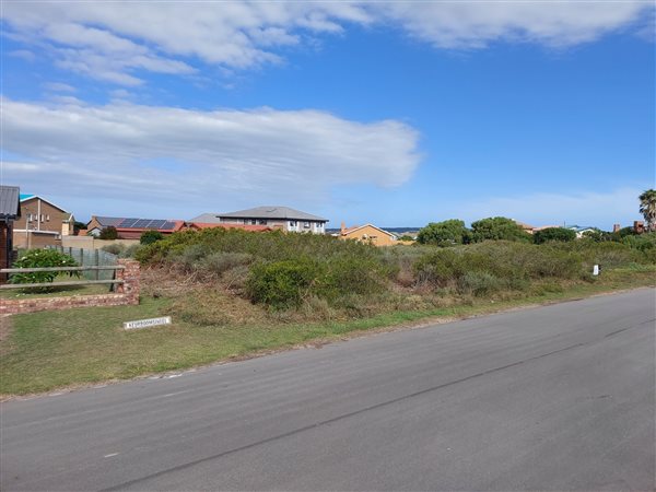 733 m² Land available in Boggomsbaai