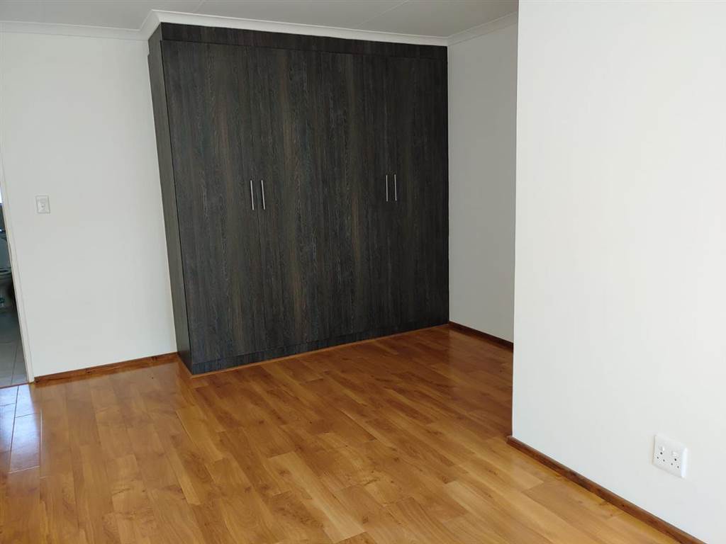 2 Bed Apartment in Fairleads photo number 7
