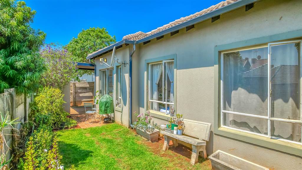 2 Bedroom Simplex 2 Bedroom Simplex