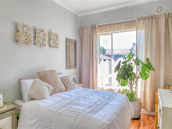 2 Bedroom Simplex 2 Bedroom Simplex