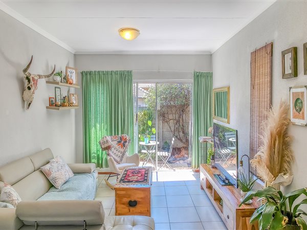 2 Bedroom Simplex 2 Bedroom Simplex