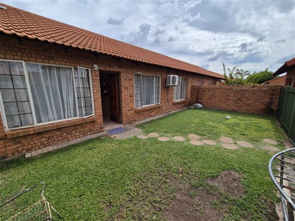 3 Bedroom Townhouse 3 Bedroom Townhouse