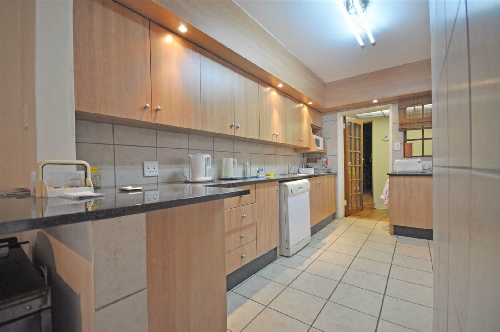 2 Bed Townhouse in Peacehaven photo number 11