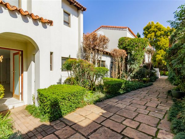 3 Bedroom Townhouse 3 Bedroom Townhouse