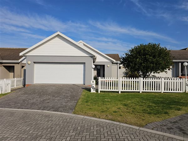 3 Bedroom Townhouse 3 Bedroom Townhouse