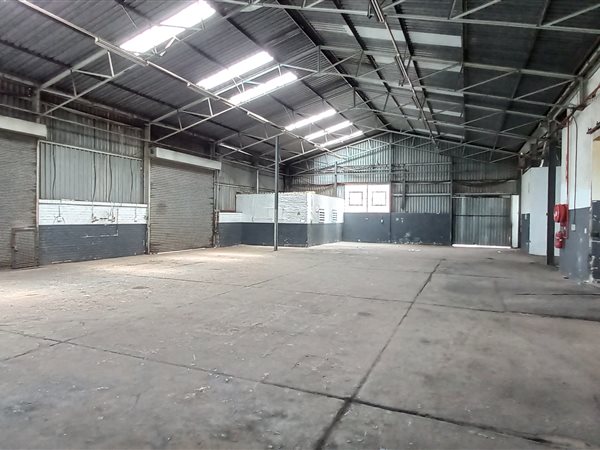 1 915  m² Industrial space