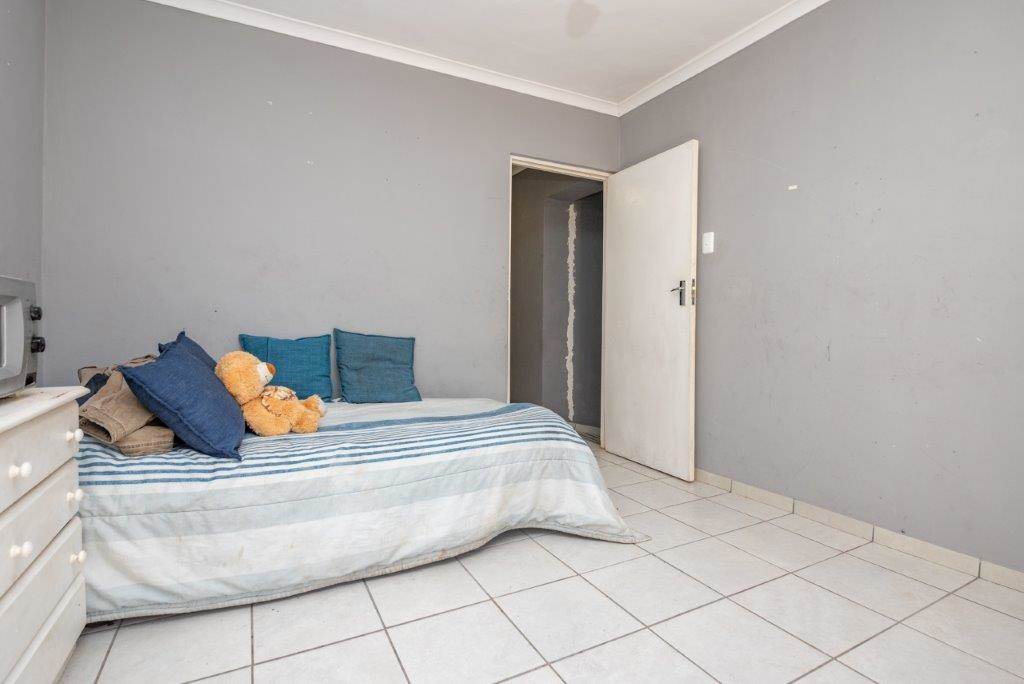 7 Bed House in Port Elizabeth Central photo number 18