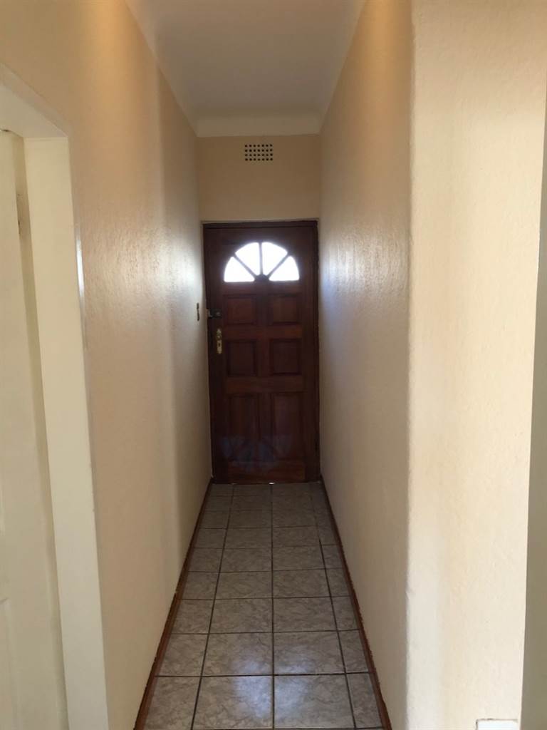 2 Bed Apartment in Wynberg Upper photo number 14