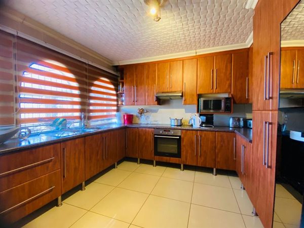 3 Bedroom House 3 Bedroom House