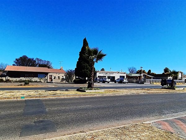 240 m² Retail Space 240 m² Retail Space