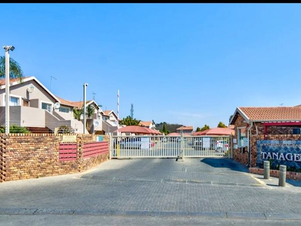 2 Bedroom Townhouse 2 Bedroom Townhouse