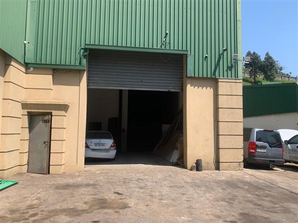 1 400  m² Industrial space