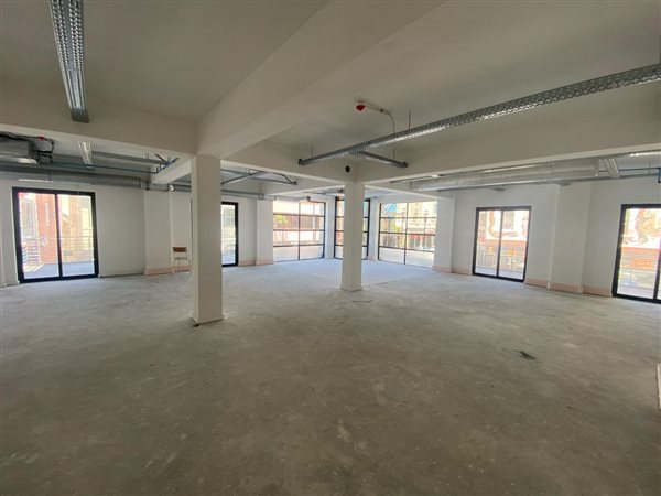 255  m² Commercial space