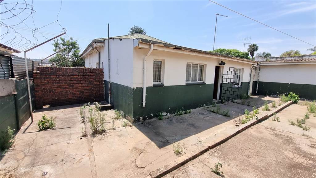 3 Bed House in Pretoria West photo number 14