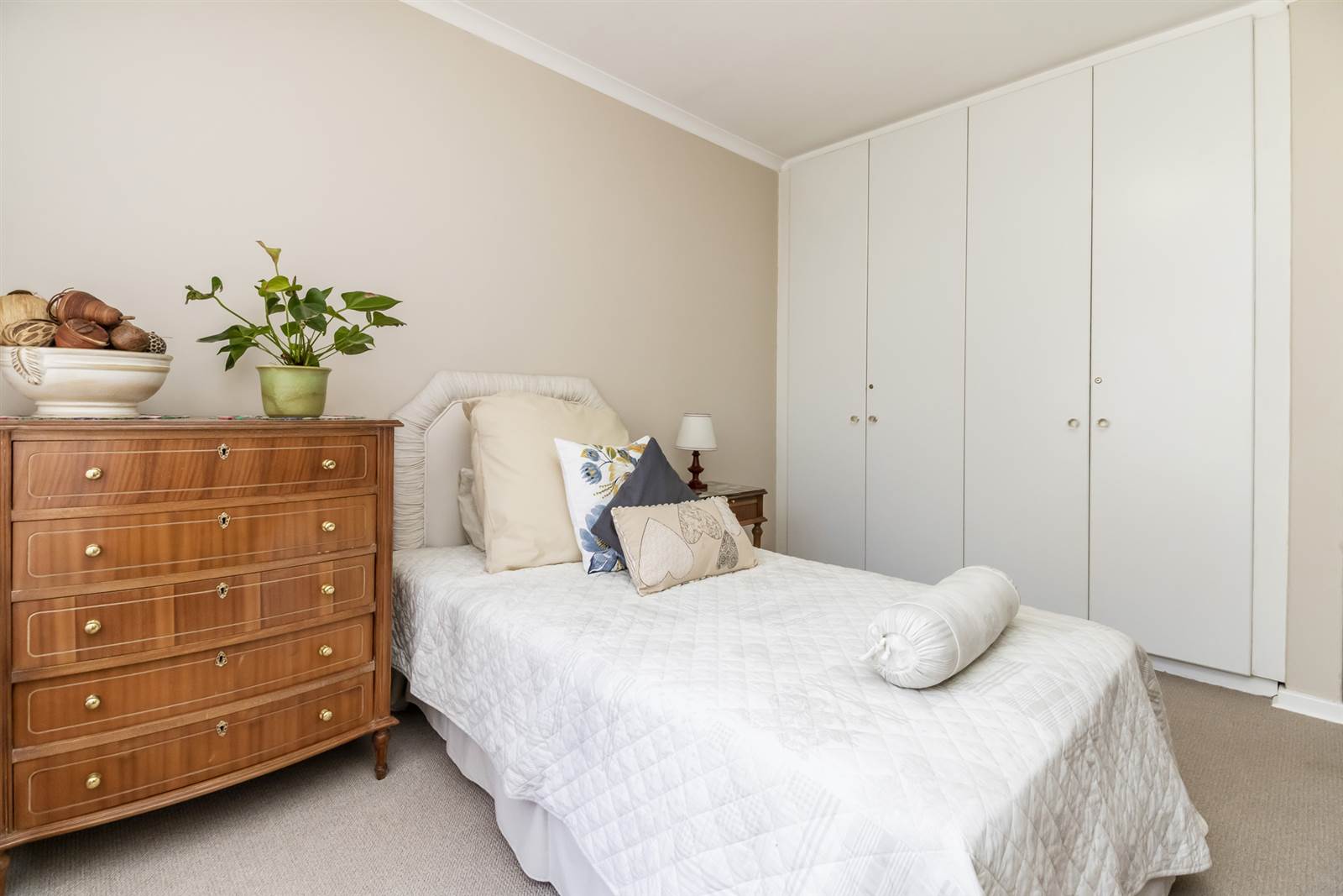 3 Bed Simplex in Waverley photo number 24