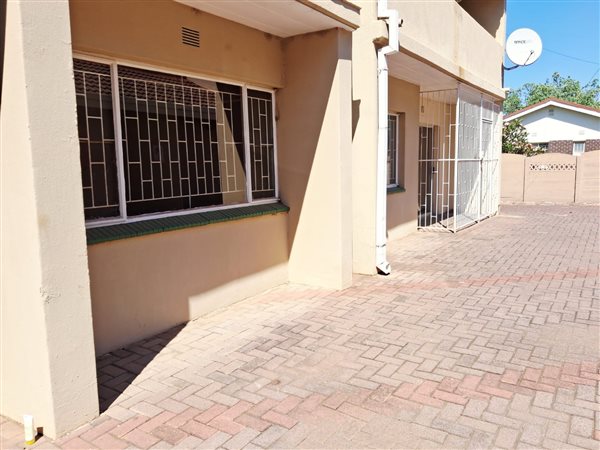 3 Bedroom Flat 3 Bedroom Flat