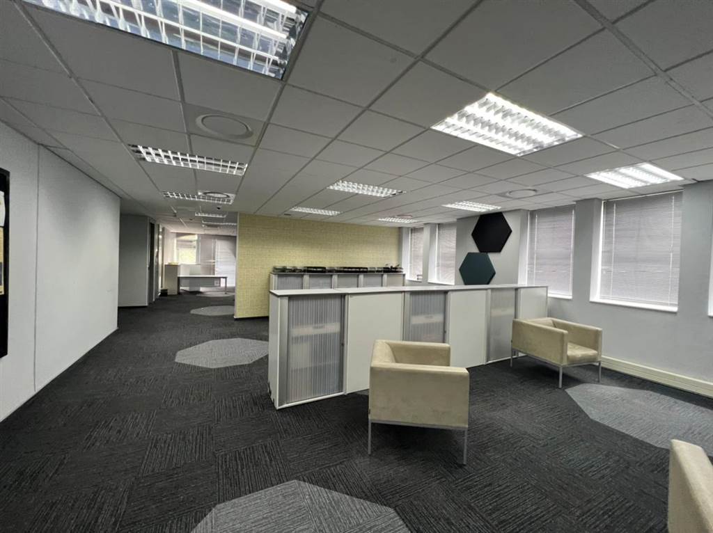 300  m² Commercial space in Illovo photo number 16