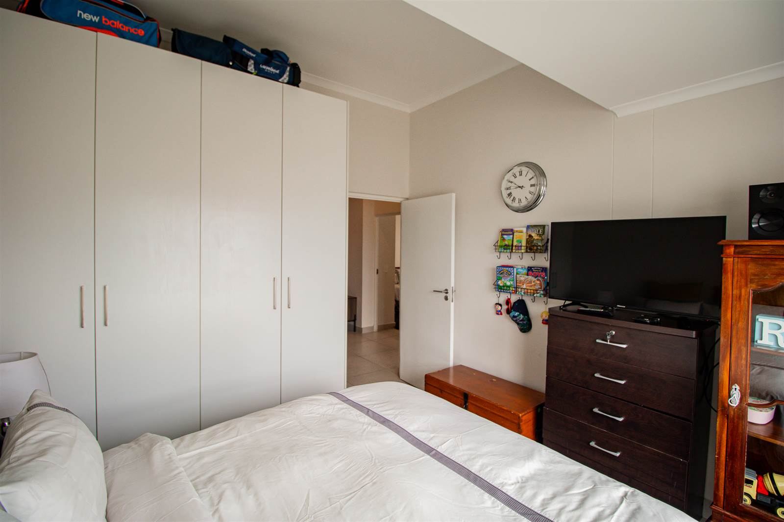3 Bed Townhouse in Wellington Central photo number 14