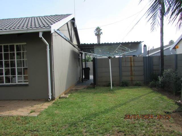 3 Bed House in Brakpan Central photo number 30