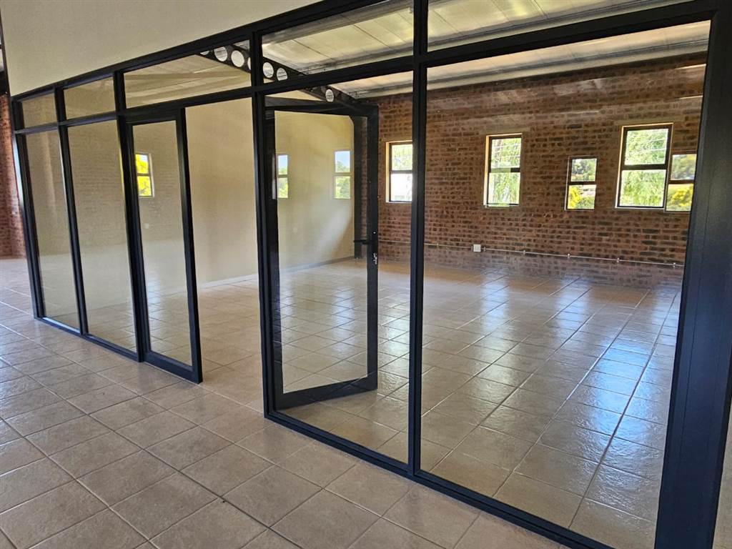 351  m² Commercial space in Howick photo number 5