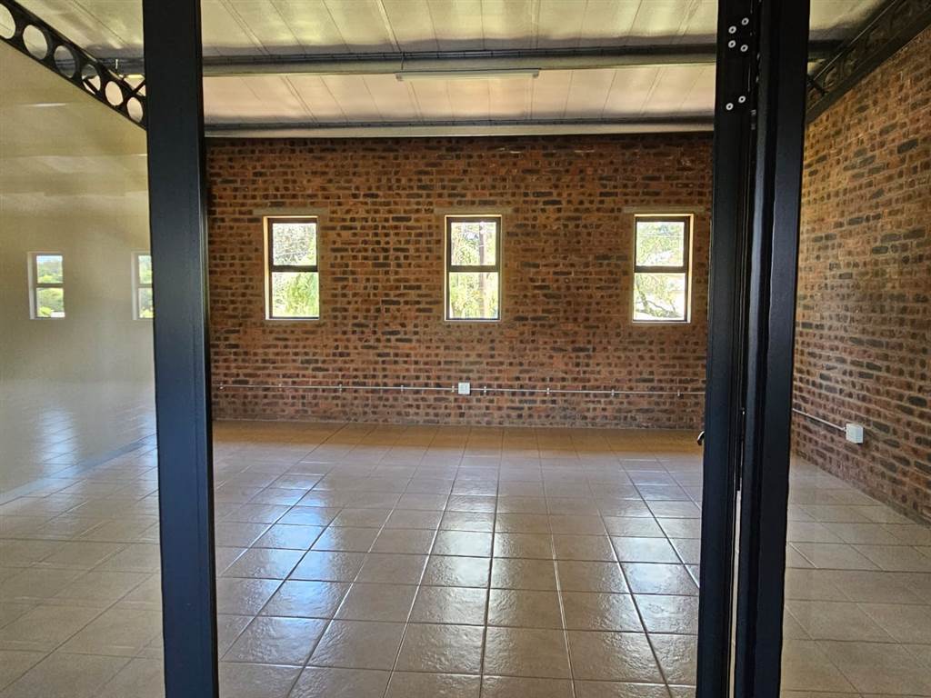 351  m² Commercial space in Howick photo number 8