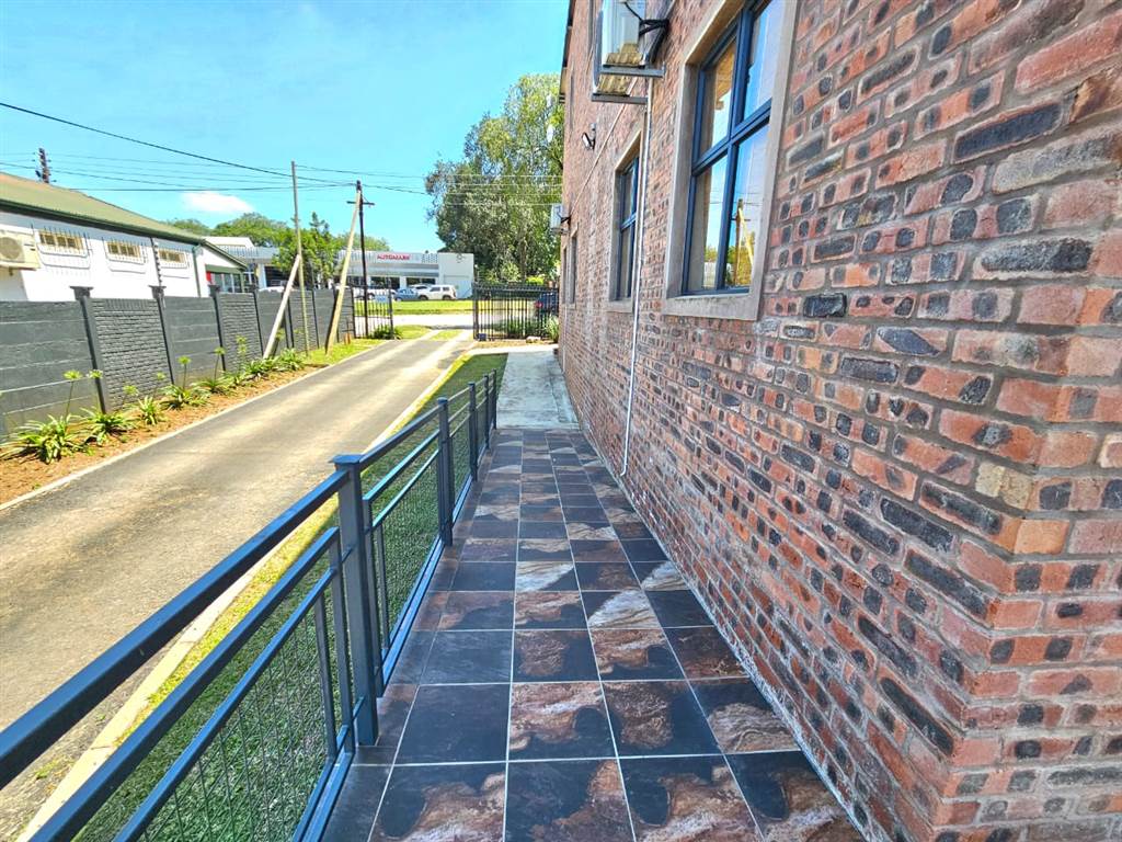 351  m² Commercial space in Howick photo number 16