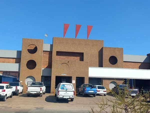 698 m² Commercial space 698 m² Commercial space