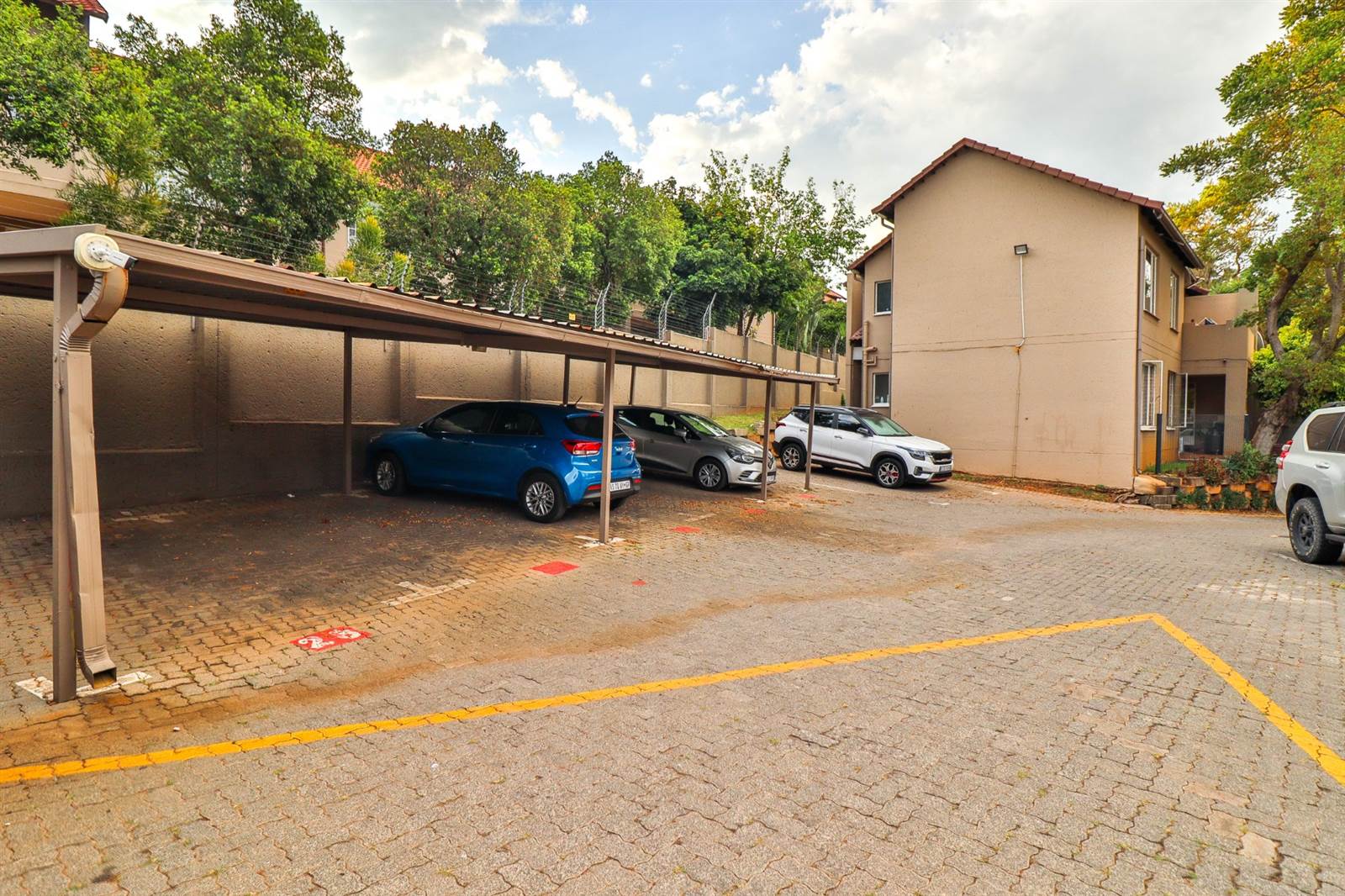 3 Bed Townhouse in Newlands photo number 5
