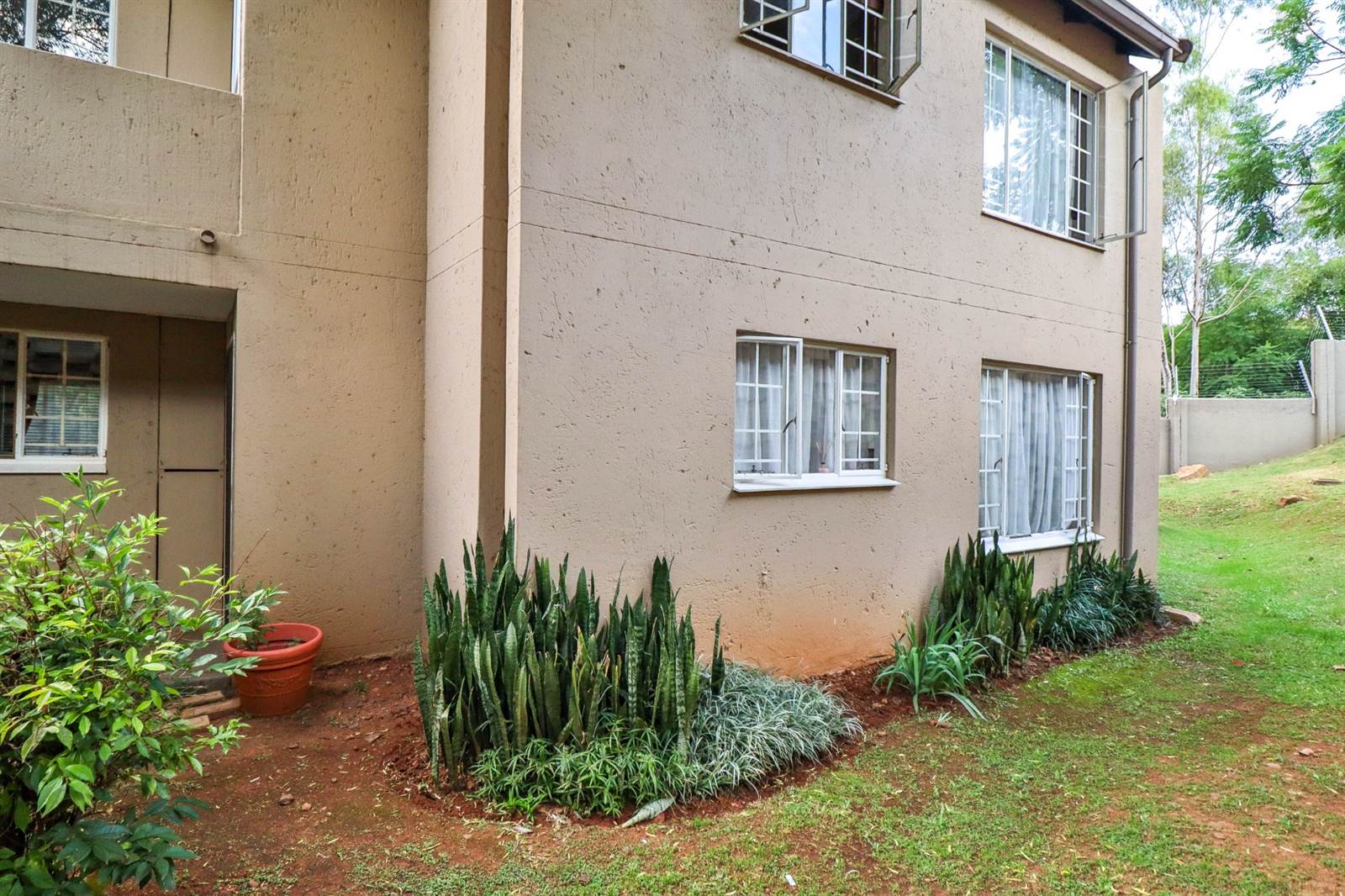 3 Bed Townhouse in Newlands photo number 7
