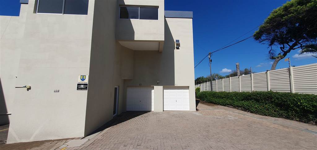 4 Bed Apartment in Uvongo photo number 26