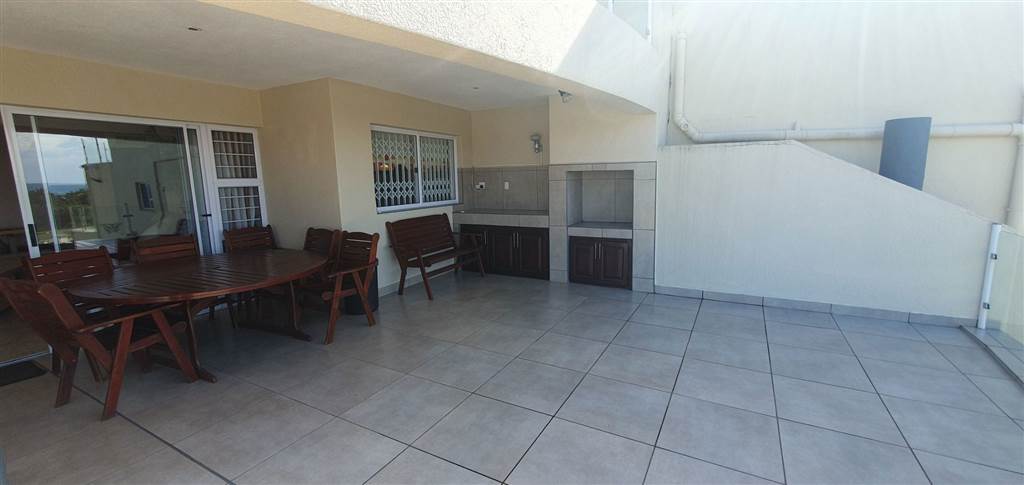 4 Bed Apartment in Uvongo photo number 22