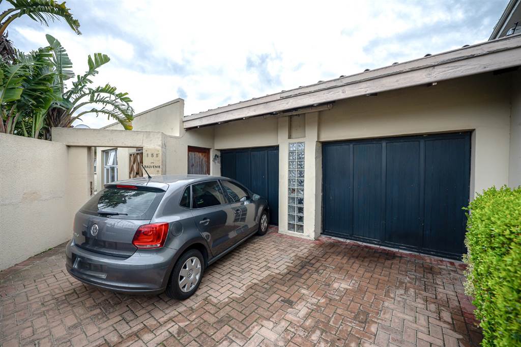 4 Bed House in Parow photo number 2