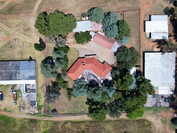 8 ha Farm in Hartzenbergfontein
