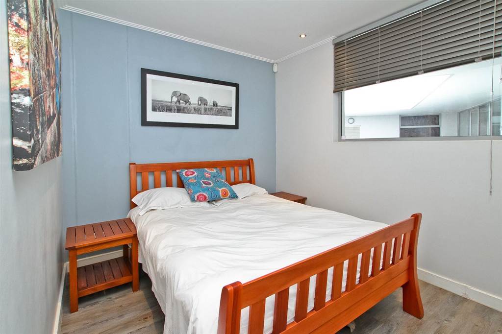 2 Bed Apartment in Rosebank photo number 14