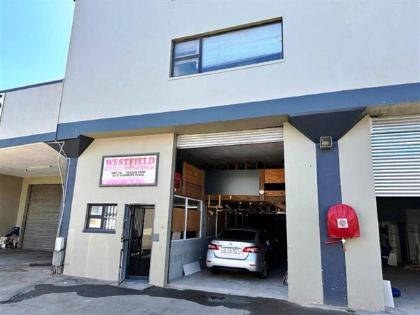 166  m² Industrial space in Durban North
