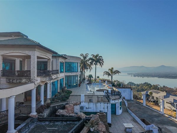 7 Bedroom House