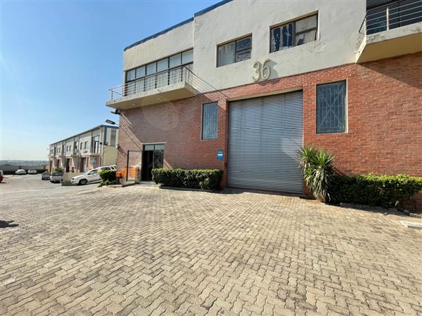 390  m² Industrial space