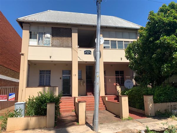 852  m² Commercial space in Glenwood