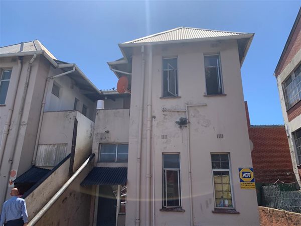 852  m² Commercial space in Glenwood