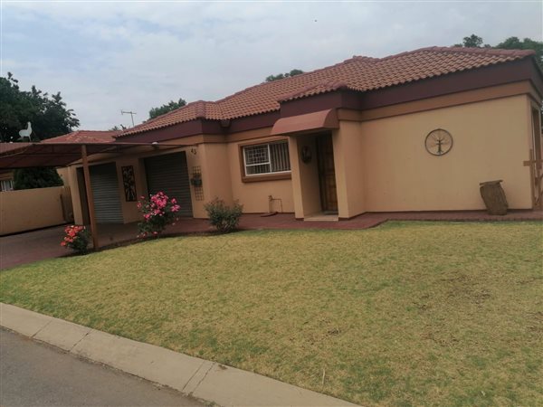 2 Bedroom Townhouse 2 Bedroom Townhouse